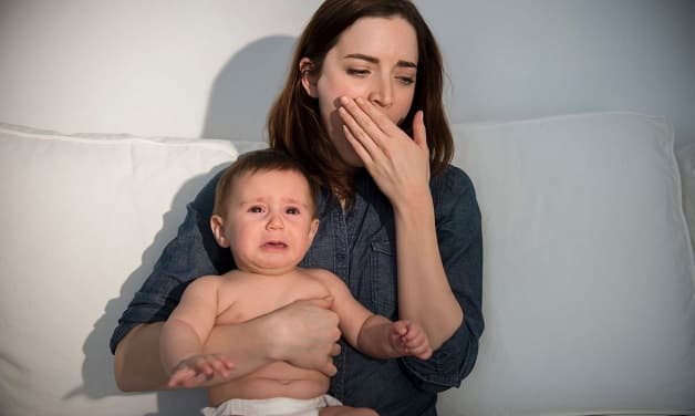 Mất ngủ sau sinh là vấn đề rất nhiều mẹ gặp phải